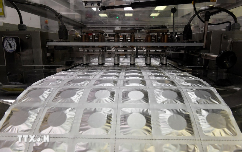 Thuốc giảm đau Paracetamol được sản xuất tại nhà máy ở Agen, Tây Nam nước Pháp. (Ảnh: AFP/ TTXVN)