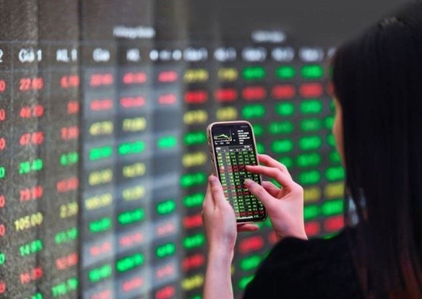 Chứng khoán ngày 16/9: Giằng co quanh vùng đỉnh, VN-Index điều chỉnh giảm nhẹ