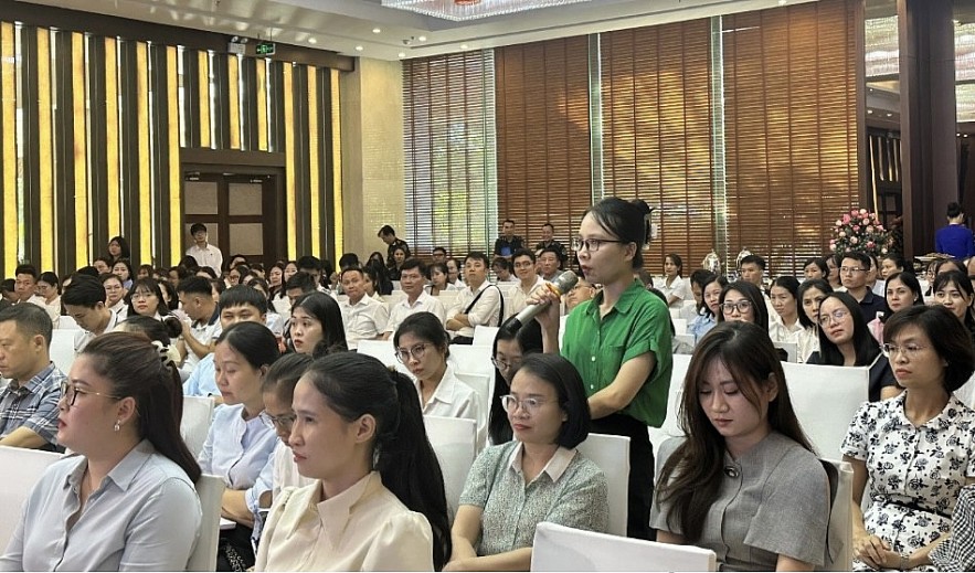 undefined Hải quan khu vực X đối thoại với doanh nghiệp năm 2025