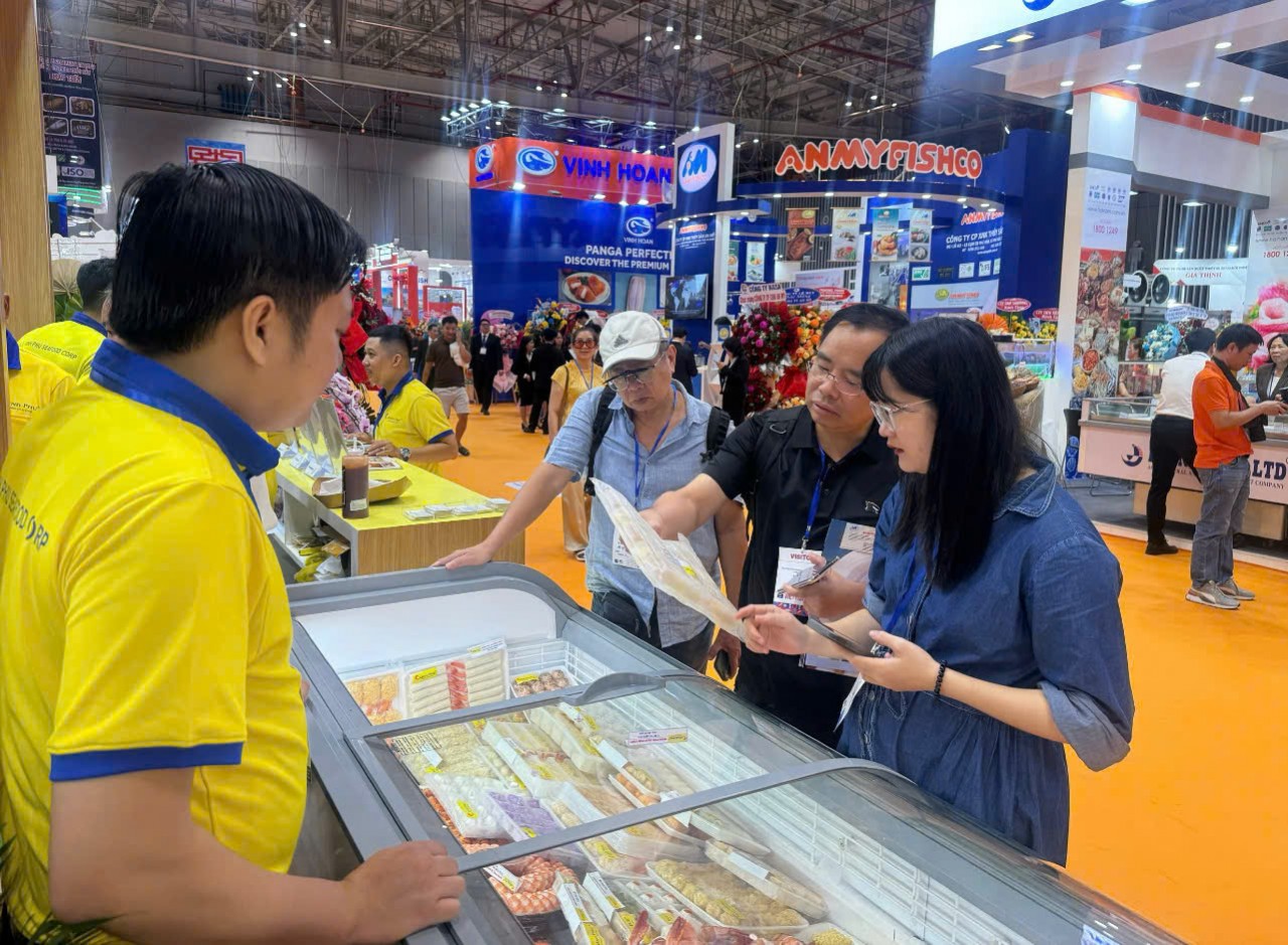 TP. Hồ Chí Minh đẩy mạnh kích cầu tiêu dùng và tăng cường kiểm soát hàng giả TP. Hồ Chí Minh đẩy mạnh kích cầu tiêu dùng và tăng cường kiểm soát hàng giả