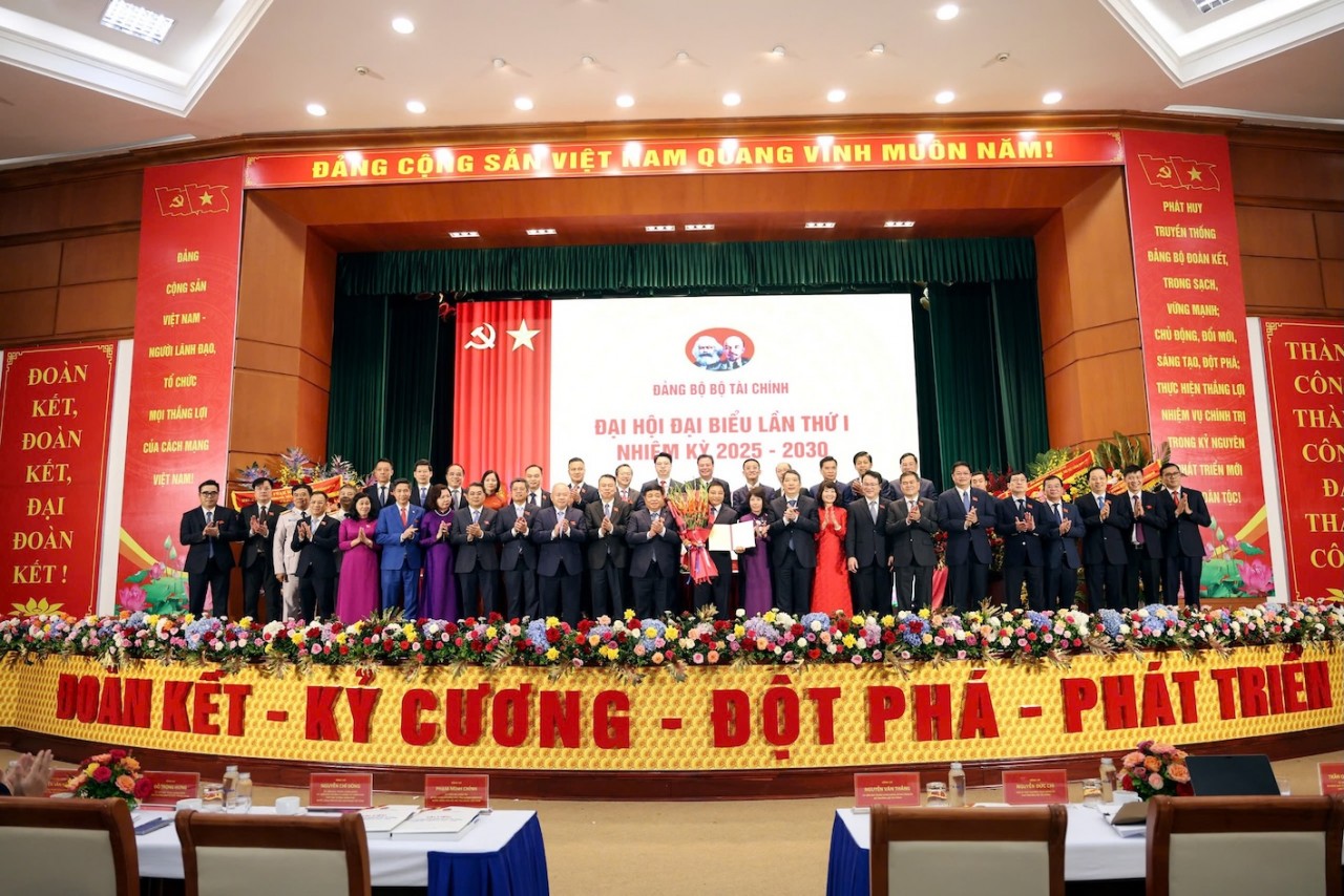 Ra mắt Ban Chấp hành Đảng bộ Bộ Tài chính nhiệm kỳ 2025 - 2030 Ra mắt Ban Chấp hành Đảng bộ Bộ Tài chính nhiệm kỳ 2025 - 2030