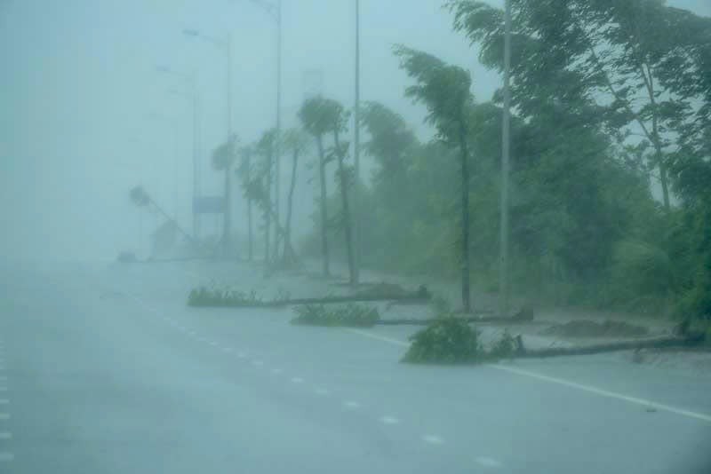 Phó Thủ tướng Trần Hồng Hà: Các địa phương tiếp tục triển khai công việc ứng phó bão số 5, quan trọng nhất là “bảo đảm an toàn cho nhân dân” Phó Thủ tướng Trần Hồng Hà: Các địa phương tiếp tục triển khai công việc ứng phó bão số 5, quan trọng nhất là “bảo đảm an toàn cho nhân dân”