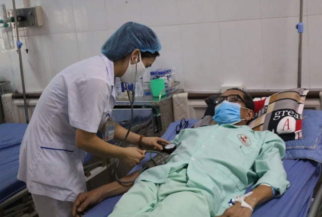 Bảo đảm quyền lợi người tham gia bảo hiểm y tế là ưu tiên hàng đầu