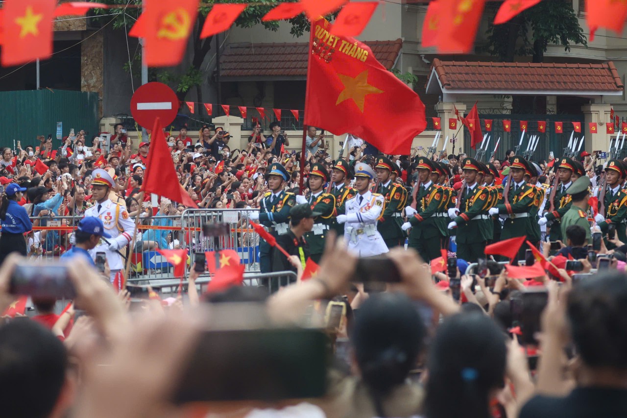 Đổi mới tư duy, huy động nguồn lực, cùng đất nước vươn mình