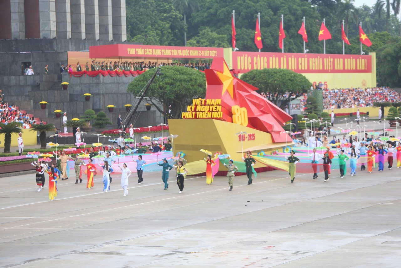 Tổng duyệt diễu binh, diễu hành A80 trong bầu không khí đẹp nao lòng Tổng duyệt diễu binh, diễu hành A80 trong bầu không khí đẹp nao lòng