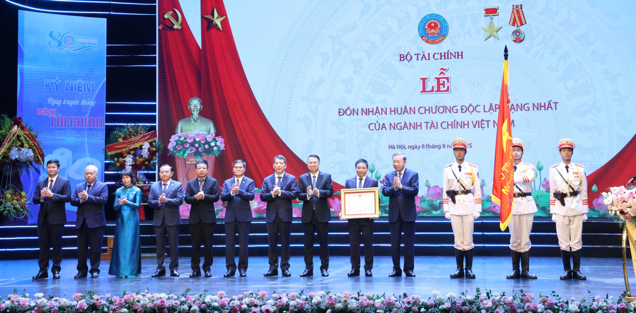 Tiếp nối truyền thống vẻ vang - kiến tạo tương lai đất nước