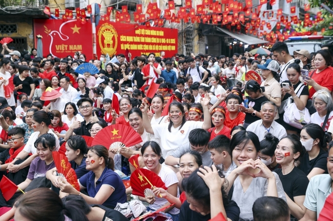 Kho bạc Nhà nước đã giải ngân hơn 10.400 tỷ đồng quà tặng dịp 2/9