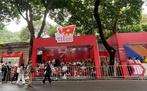 Hà Nội dựng 15 “Trạm khách: A80 Tự hào Việt Nam” phục vụ người dân xem diễu binh