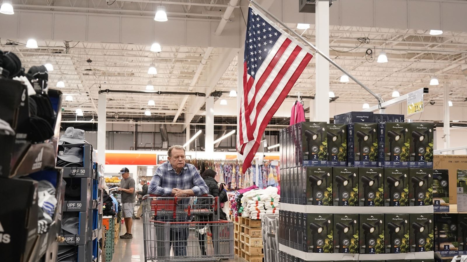 Moody's cảnh báo kinh tế Mỹ trên bờ vực suy thoái vào cuối năm