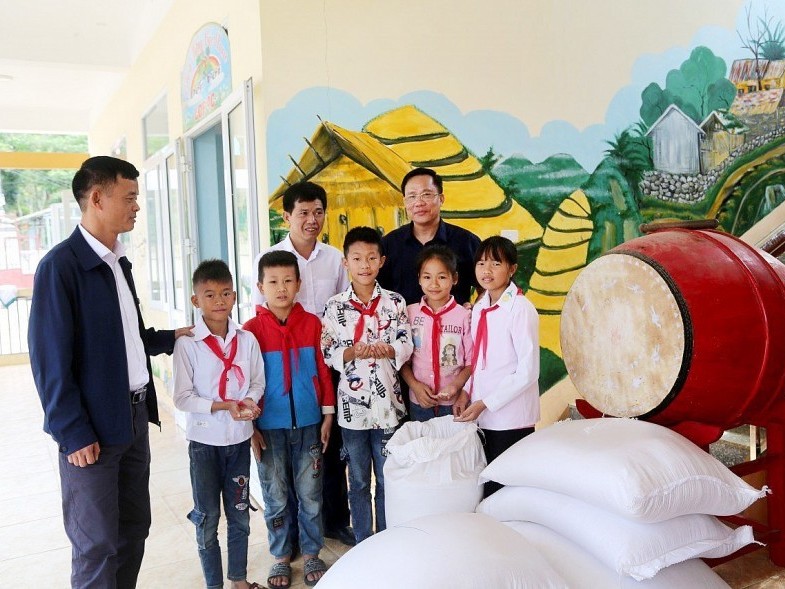 Xuất cấp gần 46.966 tấn gạo dự trữ quốc gia hỗ trợ học sinh học kỳ I năm học 2025 - 2026