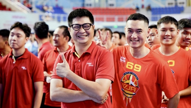 Gần 600 “chiến binh bầu trời” Vietjet tranh tài thể thao và hành động vì môi trường biển