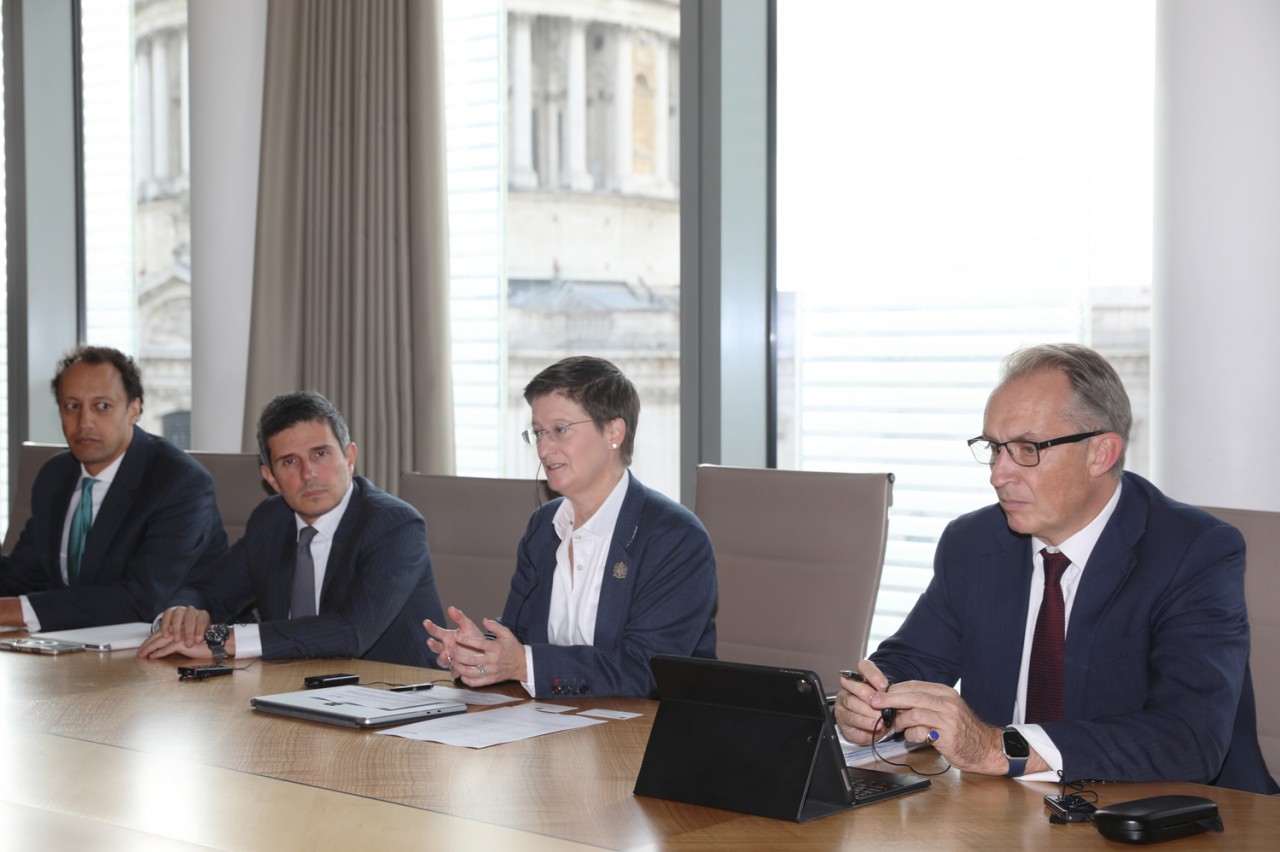 Bộ trưởng Bộ Tài chính Nguyễn Văn Thắng làm việc với lãnh đạo Sở GDCK London và FTSE Russell Bộ trưởng Bộ Tài chính Nguyễn Văn Thắng làm việc với lãnh đạo Sở Giao dịch chứng khoán London và FTSE Russell