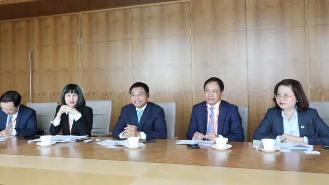 Bộ trưởng Bộ Tài chính Nguyễn Văn Thắng làm việc với lãnh đạo Sở Giao dịch chứng khoán London và FTSE Russell