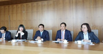 Bộ trưởng Bộ Tài chính Nguyễn Văn Thắng làm việc với lãnh đạo Sở Giao dịch chứng khoán London và FTSE Russell