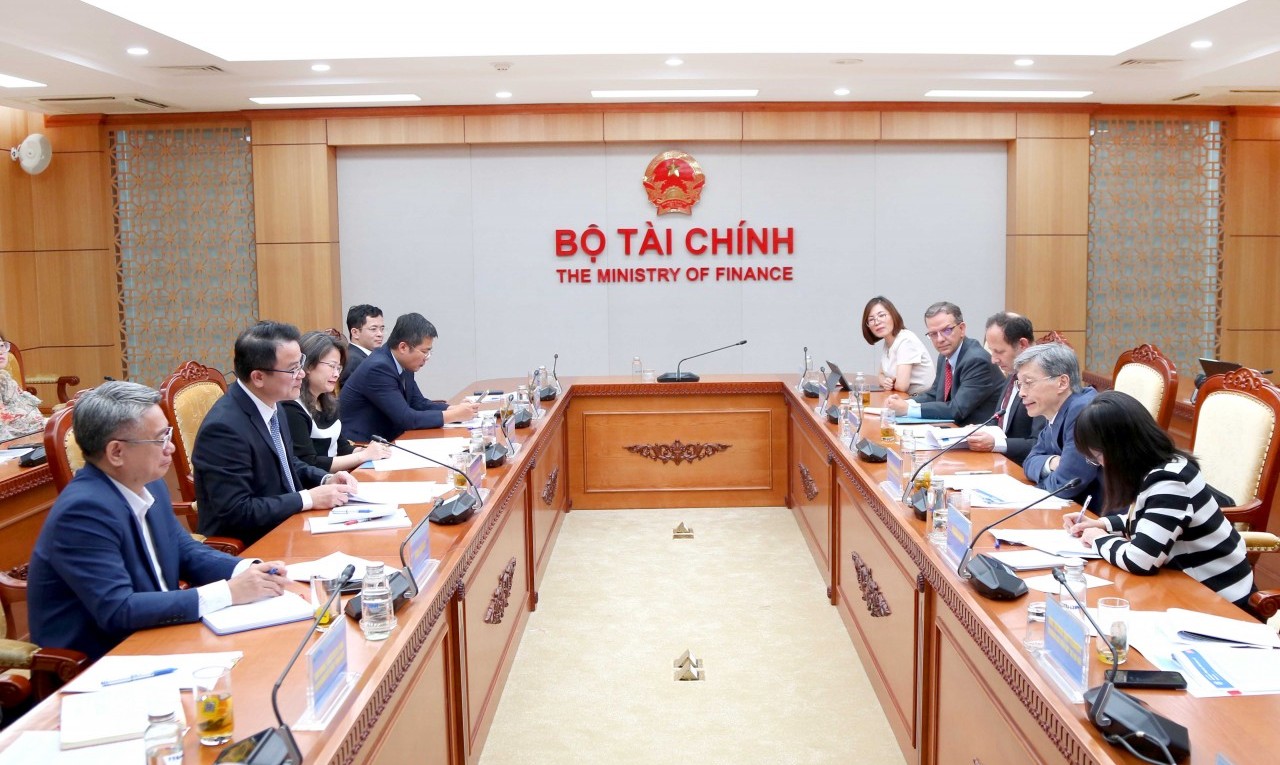 Thứ trưởng Trần Quốc Phương tiếp Phó Tổng Giám đốc Quỹ Tiền tệ quốc tế