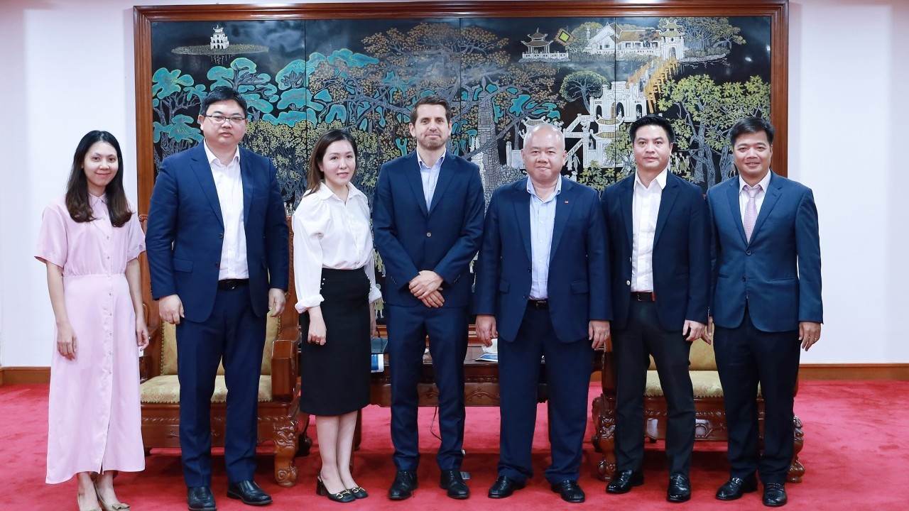 Thứ trưởng Bộ Tài chính làm việc với Maersk về hợp tác đầu tư logistics, hạ tầng xanh, hiện đại