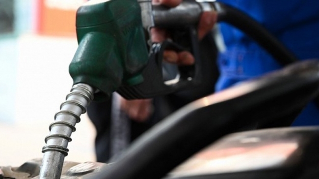 Chiều 18/9, giá xăng đồng loạt tăng hơn 200 đồng/lít