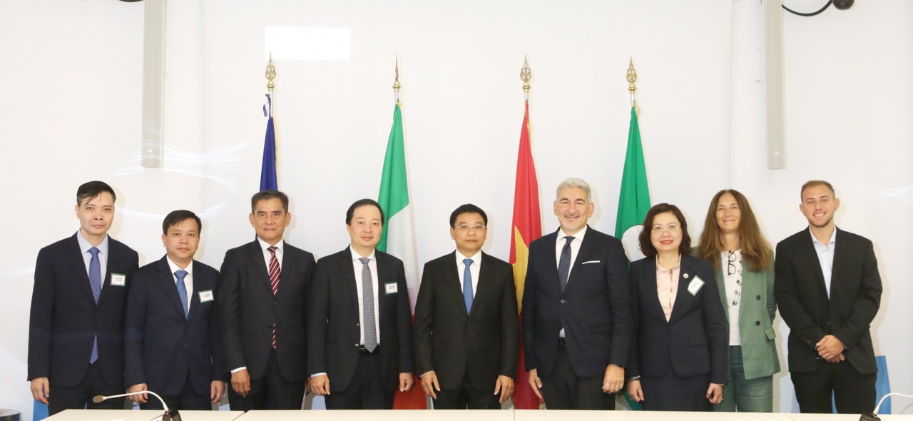 Quan hệ giữa Việt Nam - Italy nói chung và vùng Lombardy nói riêng còn nhiều tiềm năng phát triển Quan hệ giữa Việt Nam - Italia nói chung và vùng Lombardy nói riêng còn nhiều tiềm năng phát triển