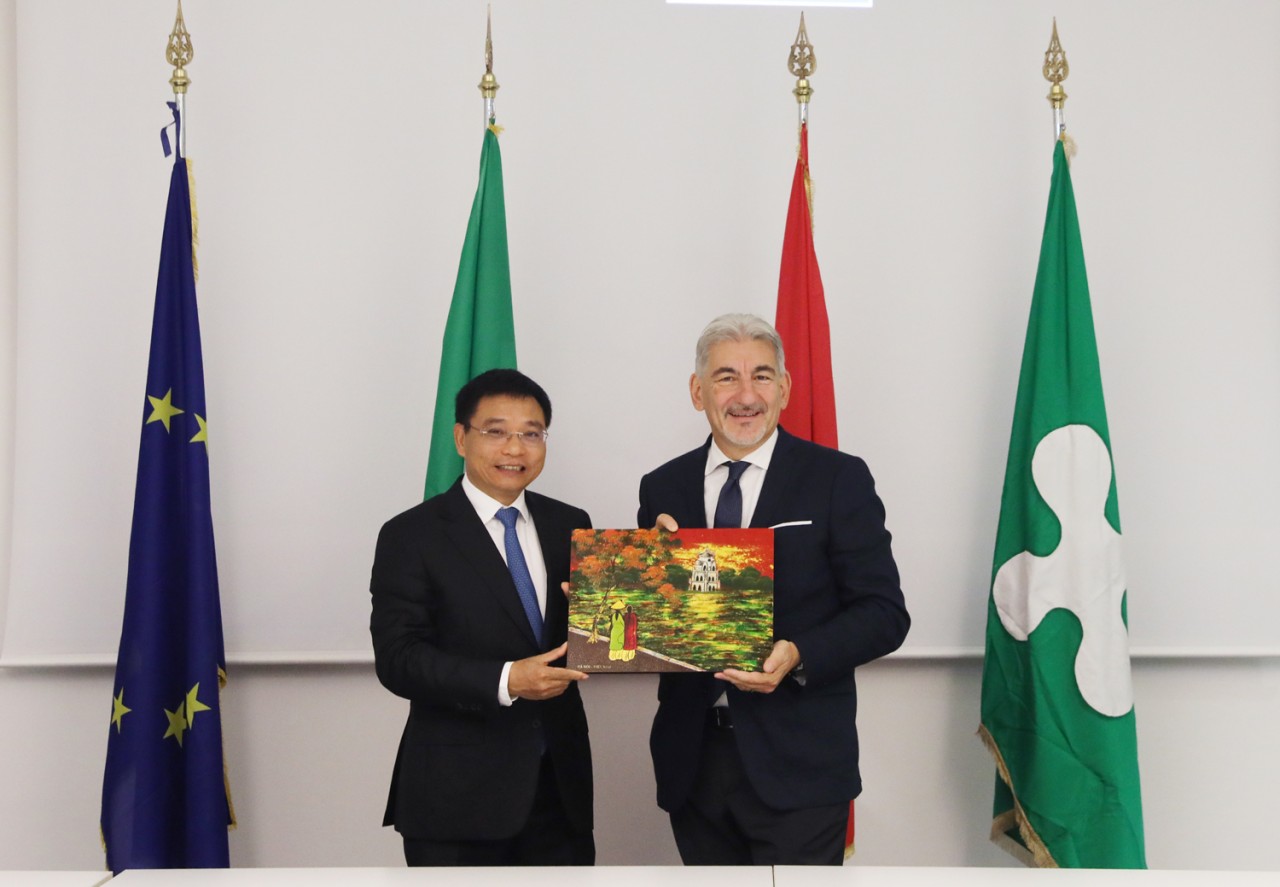 Quan hệ giữa Việt Nam - Italy nói chung và vùng Lombardy nói riêng còn nhiều tiềm năng phát triển Quan hệ giữa Việt Nam - Italia nói chung và vùng Lombardy nói riêng còn nhiều tiềm năng phát triển
