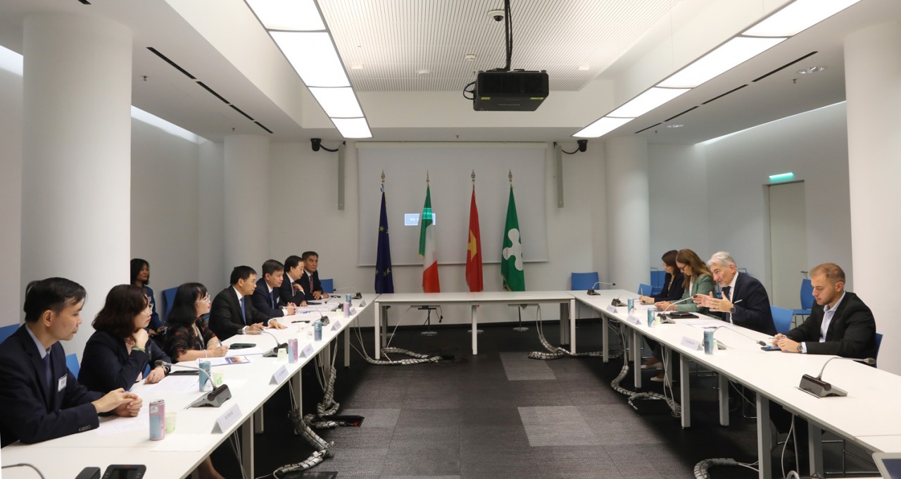 Quan hệ giữa Việt Nam - Italy nói chung và vùng Lombardy nói riêng còn nhiều tiềm năng phát triển Quan hệ giữa Việt Nam - Italia nói chung và vùng Lombardy nói riêng còn nhiều tiềm năng phát triển