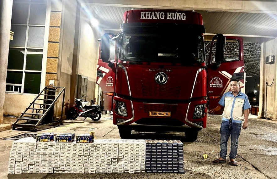 Hải quan tham gia triệt phá vụ nhập lậu thuốc lá và pháo qua cửa khẩu Mộc Bài