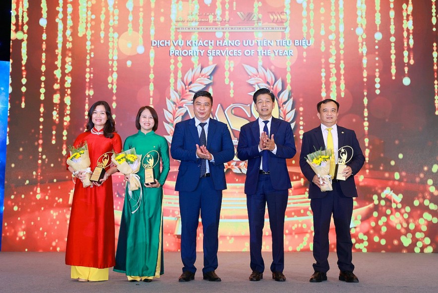 Diễn đàn VWAS 2025 vinh danh các sản phẩm dịch vụ tài chính tiêu biểu Diễn đàn VWAS 2025 vinh danh các sản phẩm dịch vụ tài chính tiêu biểu