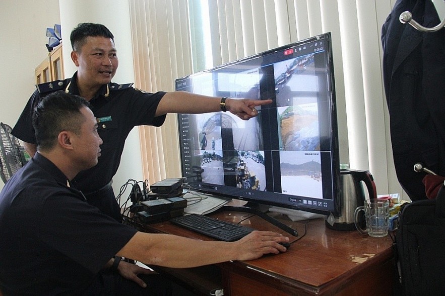 undefined Hải quan tiếp tục chủ động ứng phó với bão lũ, không để gián đoạn thông quan hàng hoá