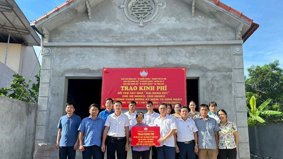 Hà Nội về đích trước thời hạn khi thực hiện mục tiêu "không còn hộ nghèo" Hà Nội về đích trước thời hạn khi thực hiện mục tiêu "không còn hộ nghèo"