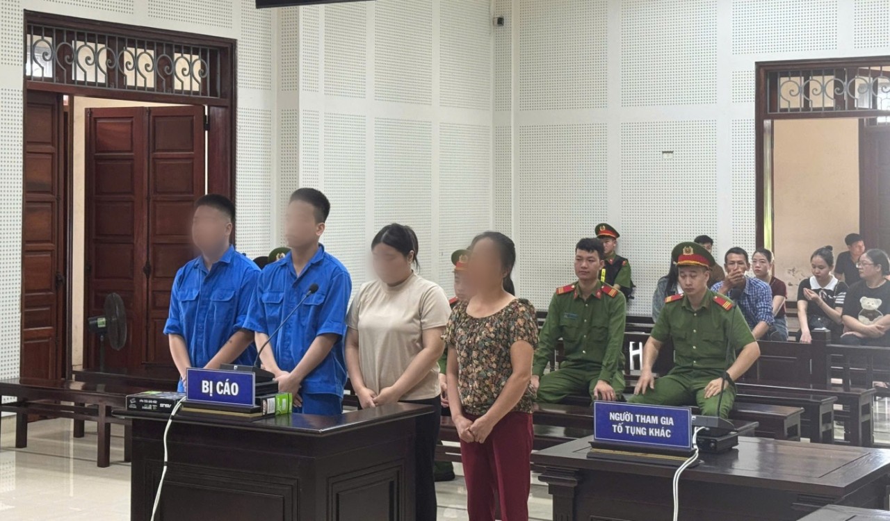 xét xử vụ án đánh bạc qua mạng có tổ chức, lên đến hơn 6,1 tỷ đồng trong tháng 6/2025. Ảnh Công an Quảng Ninh