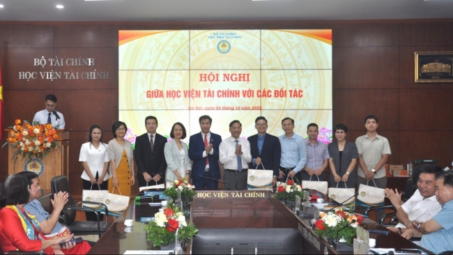 Học viện Tài chính tăng cường gắn kết giữa doanh nghiệp và người học