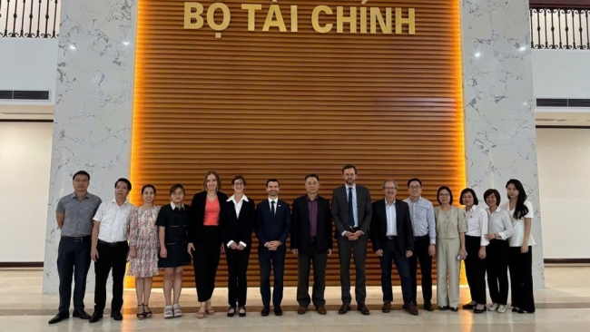 Xây dựng thể chế minh bạch và cam kết dài hạn để phát triển thị trường carbon