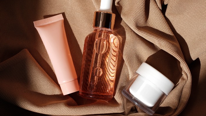 Thu hồi 3 sản phẩm mỹ phẩm của Công ty cổ phần Vinamake là hàng giả