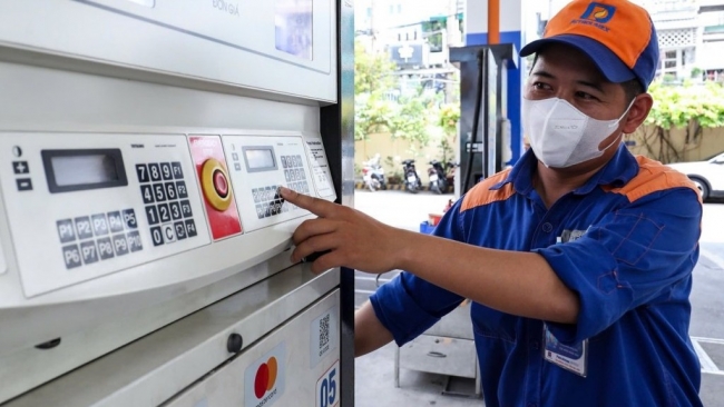 Giá xăng, dầu đồng loạt giảm mạnh chiều 9/10