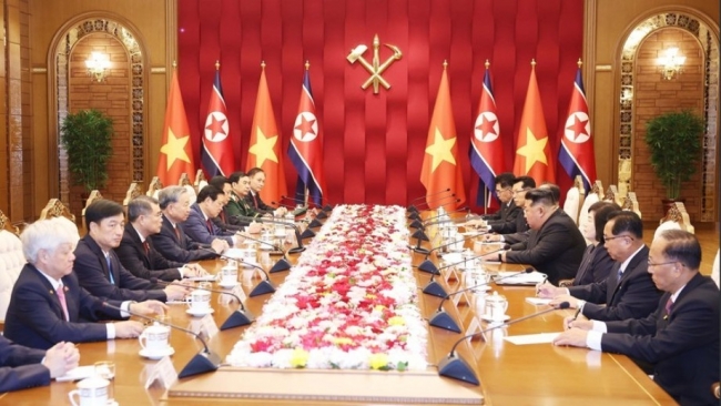 tong bi thu to lam hoi dam voi tong bi thu chu tich quoc vu trieu tien kim jong un