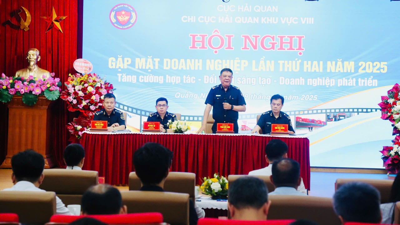 Chi cục Hải quan khu vực VIII tổ chức gặp mặt doanh nghiệp