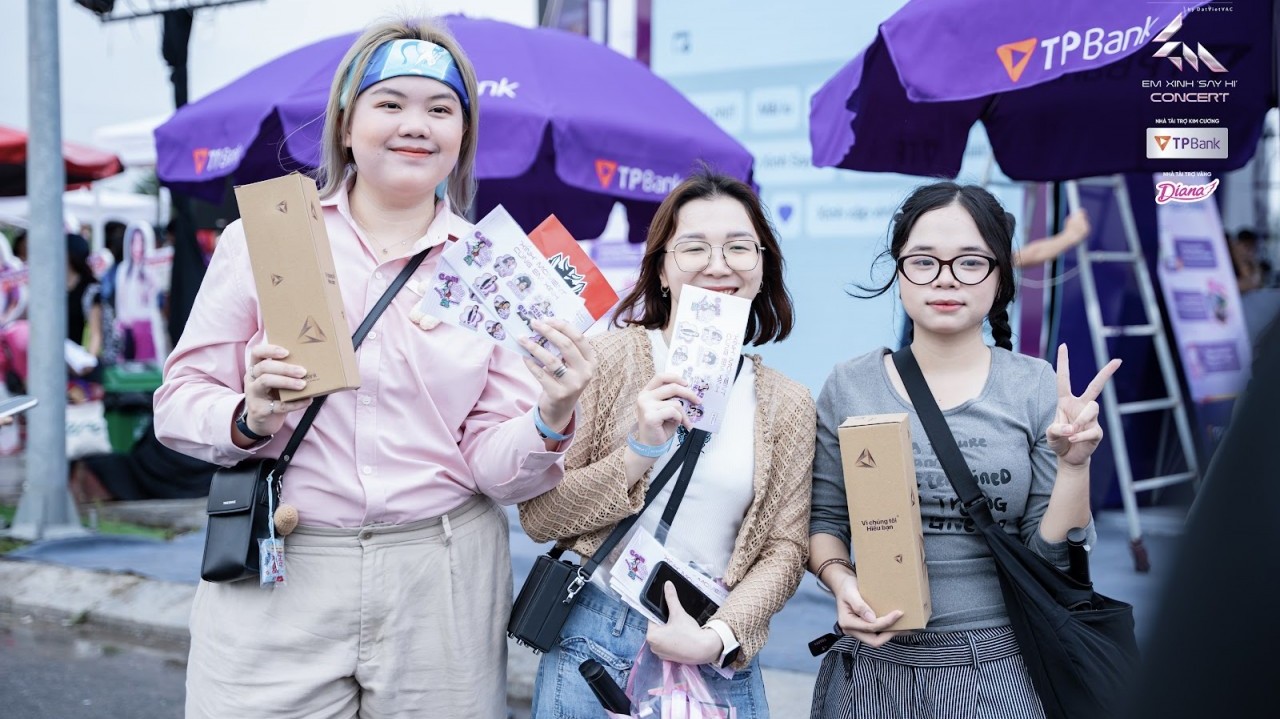 Hiểu fan Em Xinh “Say Hi” hết cỡ, TPBank “ghi điểm” tuyệt đối