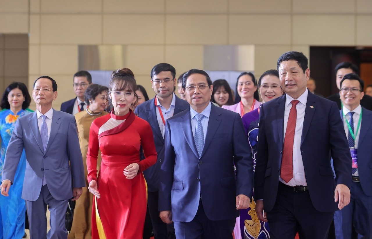 Thủ tướng: Doanh nghiệp tư nhân “3 tiên phong” để “công – tư đồng kiến quốc”