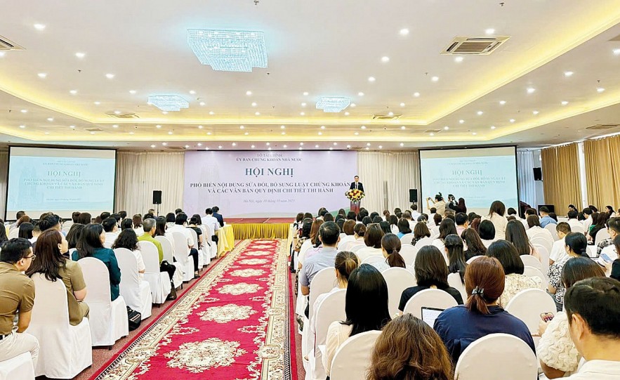 Đưa Luật Chứng khoán sửa đổi vào cuộc sống: Tạo nền tảng phát triển bền vững Đưa Luật Chứng khoán sửa đổi vào cuộc sống: Tạo nền tảng phát triển bền vững