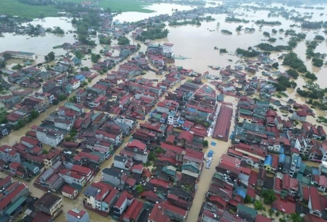 Hàng nghìn tấn gạo và thiết bị cứu hộ được cấp phát khẩn cấp tới tỉnh Cao Bằng và Lạng Sơn