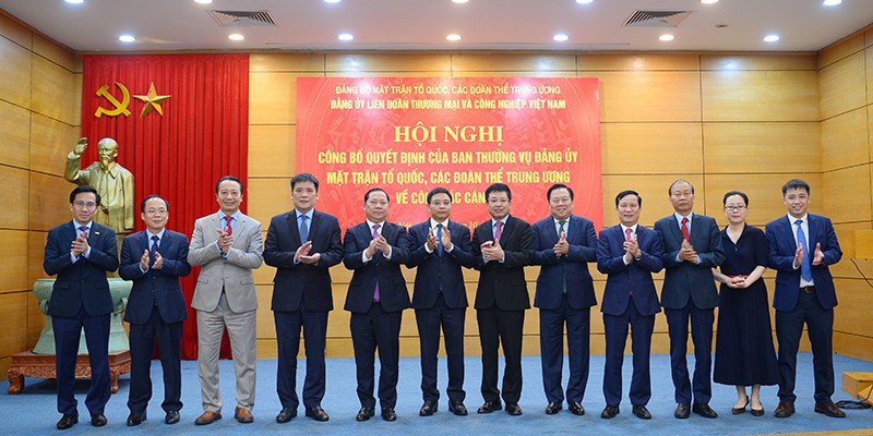 Thứ trưởng Bộ Tài chính Hồ Sỹ Hùng được điều động làm Bí thư Đảng uỷ VCCI | VCCI Thứ trưởng Bộ Tài chính Hồ Sỹ Hùng được điều động làm Bí thư Đảng uỷ VCCI | VCCI