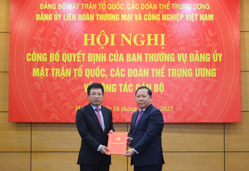 Thứ trưởng Bộ Tài chính Hồ Sỹ Hùng được điều động làm Bí thư Đảng uỷ VCCI | VCCI Thứ trưởng Bộ Tài chính Hồ Sỹ Hùng được điều động làm Bí thư Đảng uỷ VCCI | VCCI