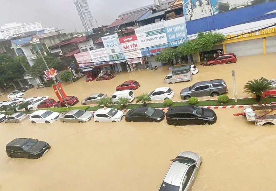 Doanh nghiệp bảo hiểm chung tay hỗ trợ khách hàng vượt bão lũ