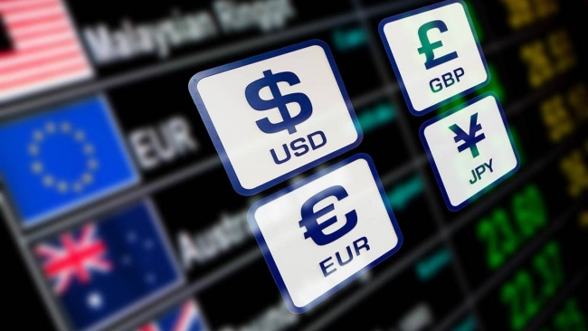 Thị trường tiền tệ tuần 13 - 17/10: Tỷ giá tự do phá đỉnh, lãi suất liên ngân hàng lên gần 6%