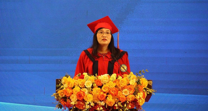 Viện Đào tạo quốc tế trao bằng tốt nghiệp cho 12 thạc sĩ và 132 tân cử nhân DDP Học viện Tài chính: Viện Đào tạo quốc tế trao bằng tốt nghiệp cho 12 thạc sĩ và 132 tân cử nhân DDP