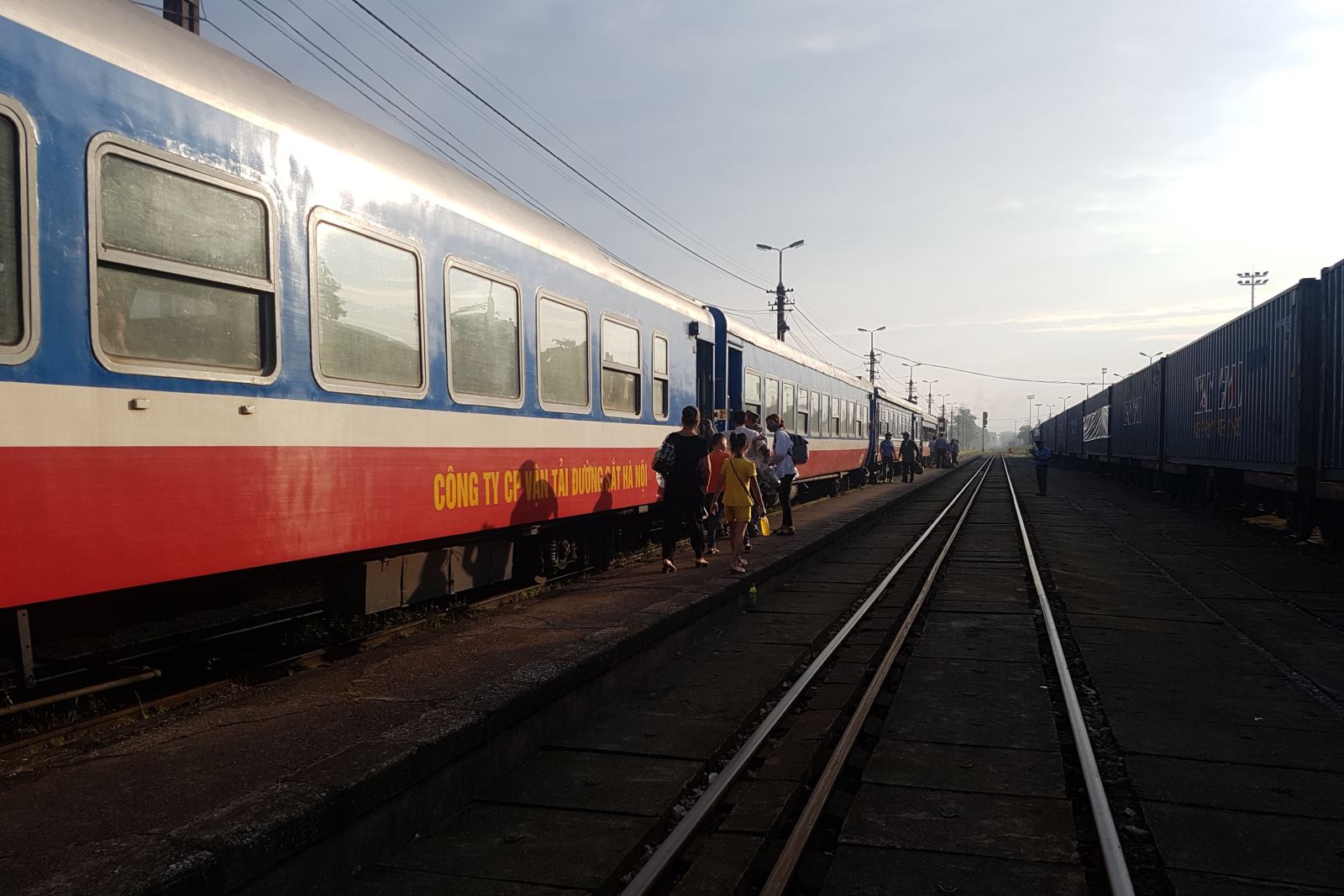 Vé tàu Tết Bính Ngọ 2026 đã bán được hơn 60.000 vé sau một tháng mở bán Chú thích ảnh