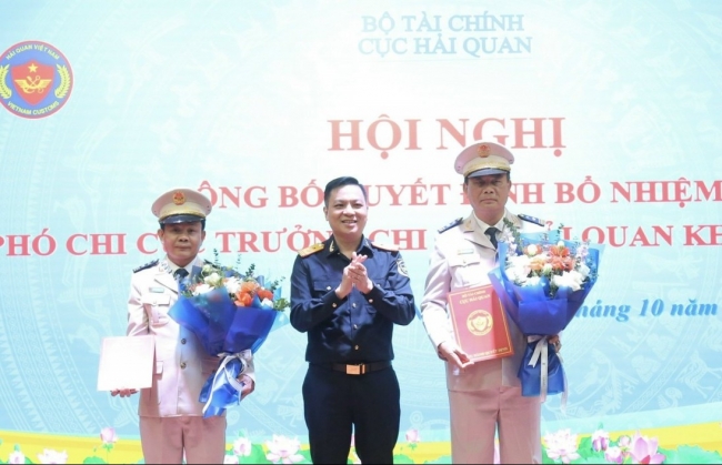 Chi cục Hải quan khu vực VIII có 2 Phó Chi cục trưởng mới