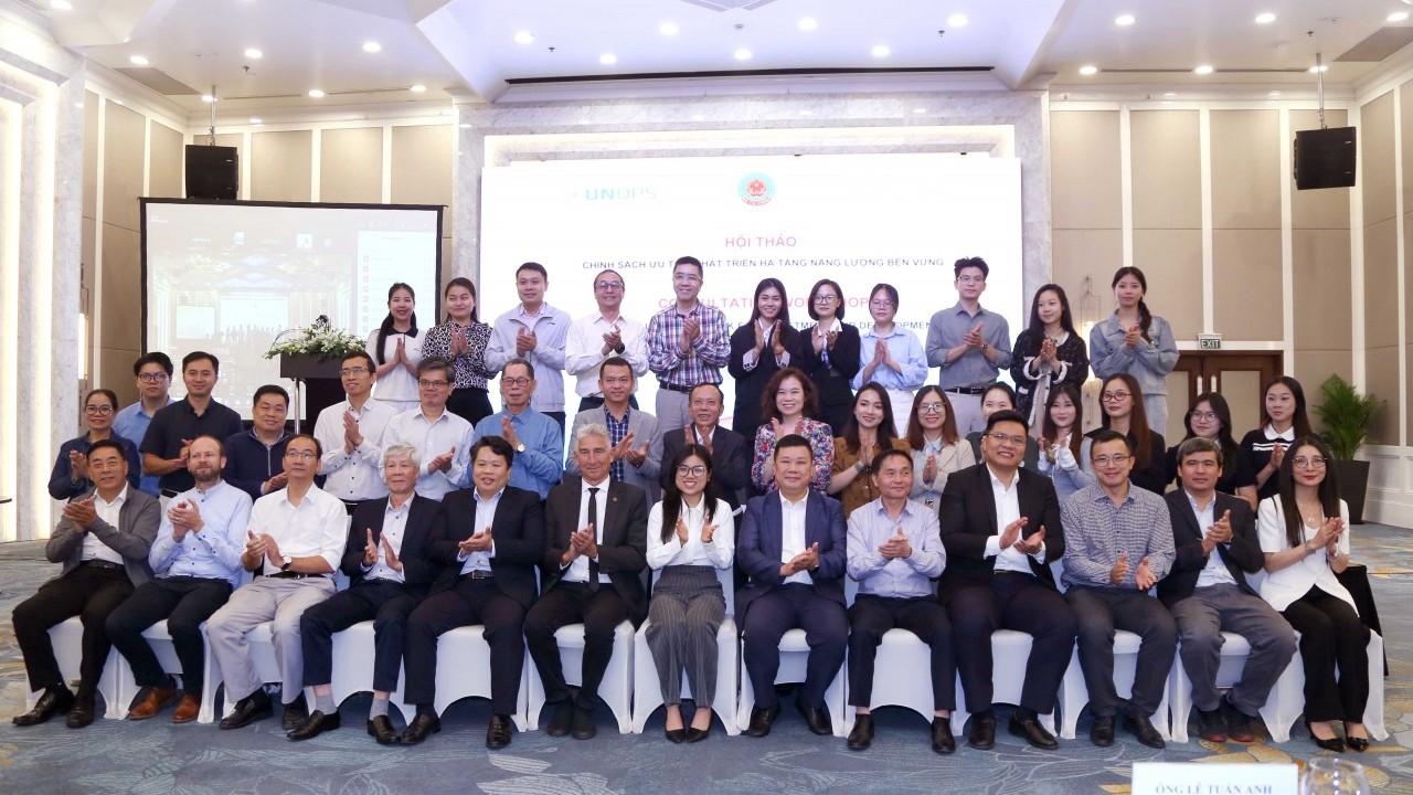 Chính sách ưu tiên phát triển hạ tầng năng lượng bền vững