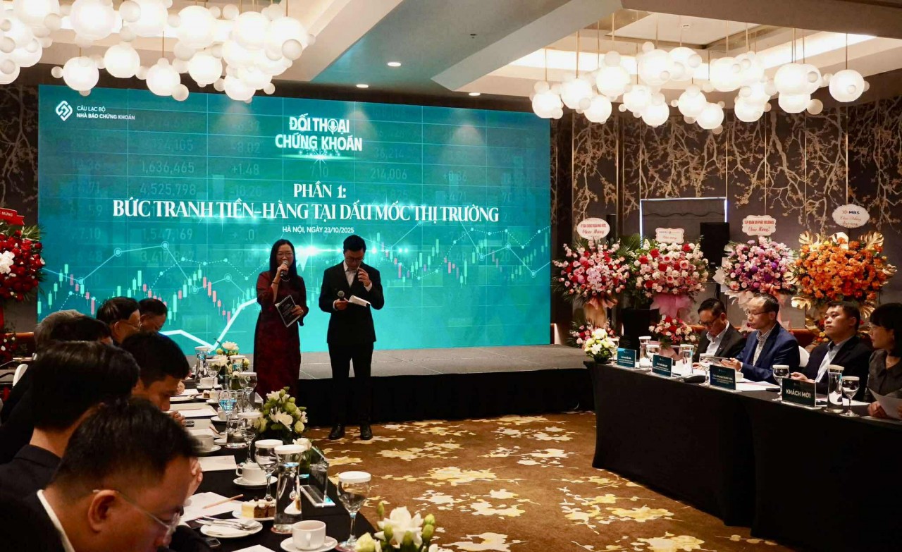 Nâng hạng thị trường chứng khoán Việt Nam kích hoạt làn sóng vốn và hàng hóa mới Nâng hạng thị trường chứng khoán Việt Nam kích hoạt làn sóng vốn và hàng hóa mới