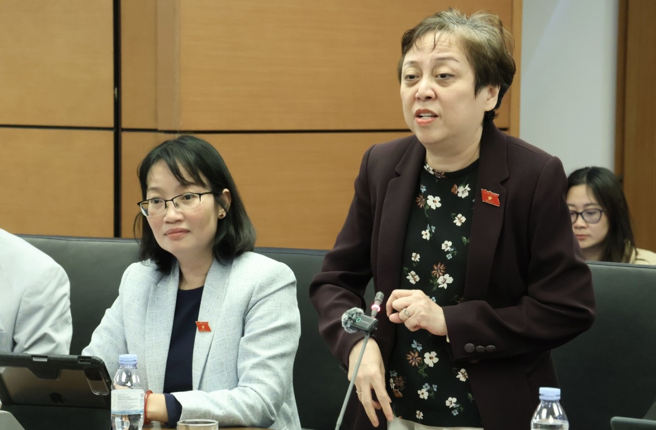 Cần tạo điều kiện để báo chí chính thống cạnh tranh lành mạnh