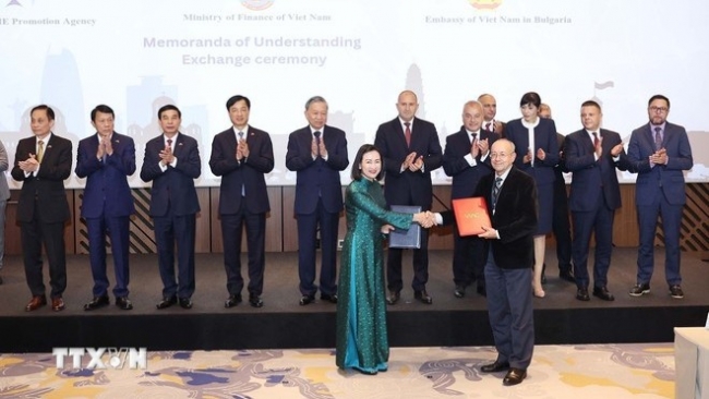 tong bi thu to lam va tong thong rumen radev du dien dan doanh nghiep viet nam bulgaria